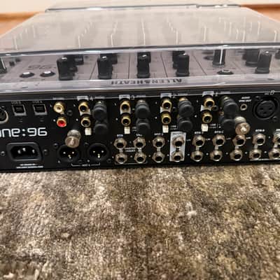 Allen & Heath XONE:96 Professional 6+2-Channel DJ Mixer 2018 - Present - Silver image 3