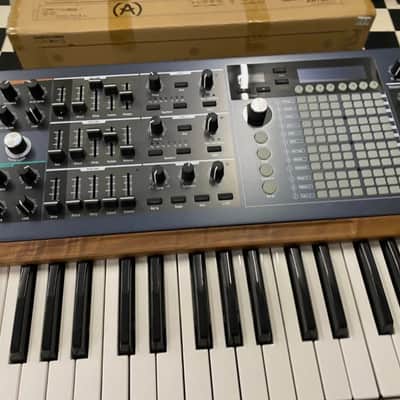 Immagine Arturia PolyBrute 61-Key Synthesizer 2021 - Present - Black - 9