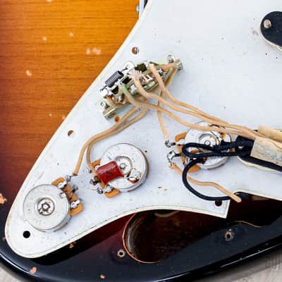 1999 Fender American Vintage ‘62 Stratocaster Sunburst, 100% Original w/ Hangtags, Case image 20
