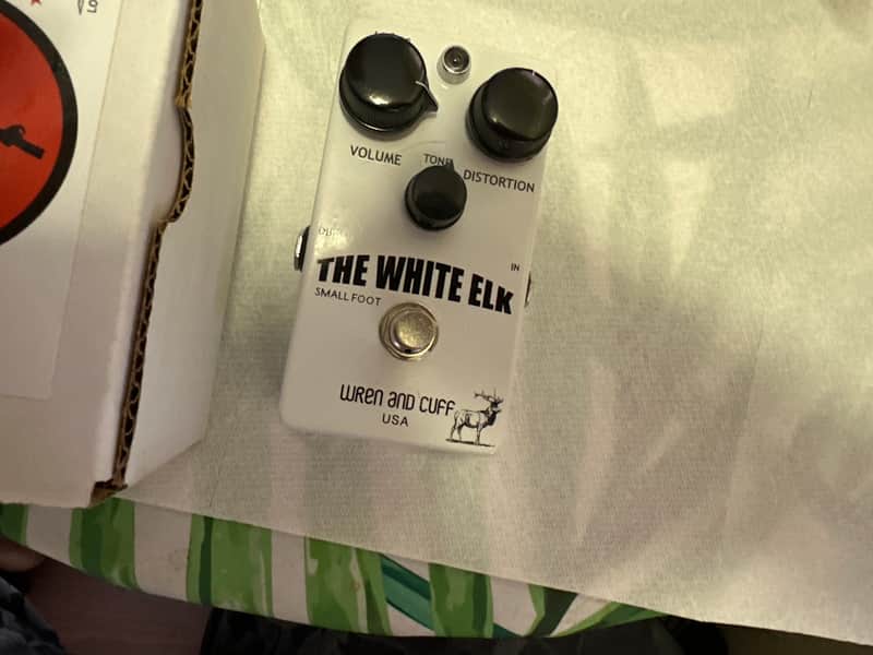 Wren and Cuff The White Elk Super Fuzz Sustainer 2010s - White image 1
