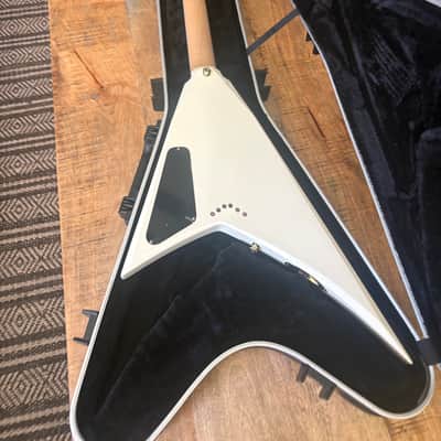 Jackson Pro Series RR3 Rhoads 2016 - Present - Ivory with Black Pinstripes image 3