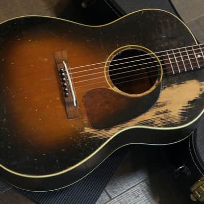 1952 Gibson LG-2 Acoustic Guitar Sunburst + Flight Case image 2