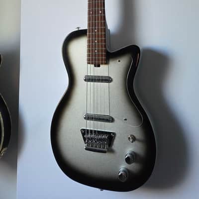 Silvertone 1303/U2 Reissue Silverburst image 1