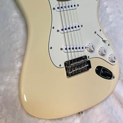 NEW! Fender Limited Edition Independent Dealer Exclusive II Player Stratocaster - Roasted Maple Neck - Olympic White - 7.8lbs - Authorized Dealer - G07153 image 6