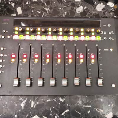 Avid Artist Mix 2010s - Black image 2