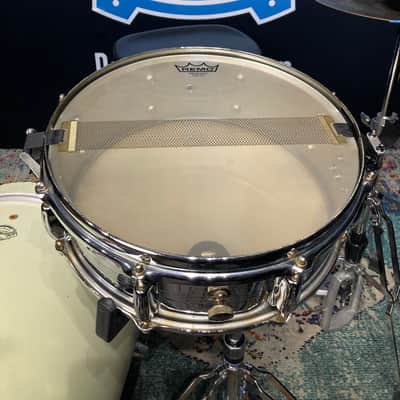 Slingerland - 5x14" Sound King, 8-Lug Snare Drum, with Trick Strainer 1974–1976 - Chrome Over Brass Shell. image 21