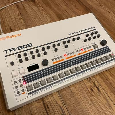 Roland TR-909/ Steda SR-909 👊 image 3