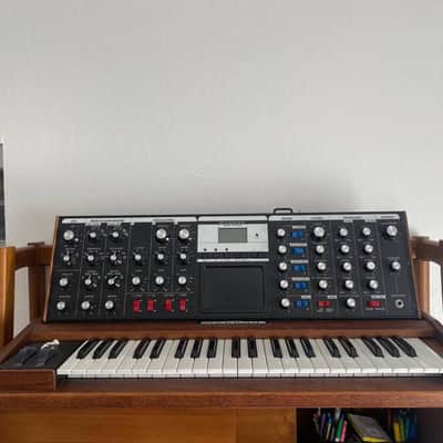 Moog Minimoog Voyager Performer Edition 44-Key Monophonic