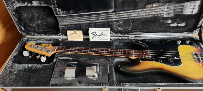 Fender Precision Bass with Rosewood Fretboard 1970 - 1983 - Sunburst image 1