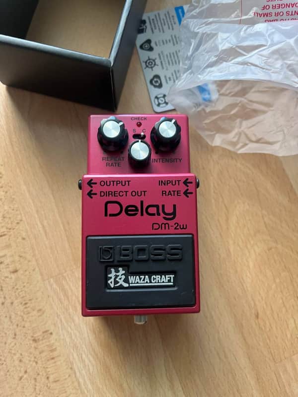 Boss DM-2W Delay Waza Craft
