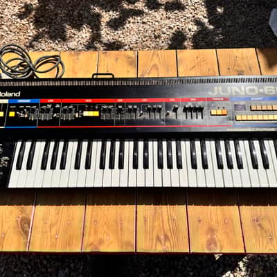 Roland Juno-60 61-Key Polyphonic Synthesizer 1982 - 1984 - Black
