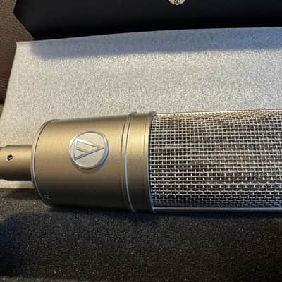 Audio-Technica vs AT4047/SV Large-Diaphragm Side-Address Cardioid Condenser Microphone image 2