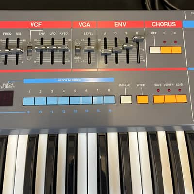 Roland Juno-106 61-Key Programmable Polyphonic Synthesizer 1984 - 1985 - Black image 23