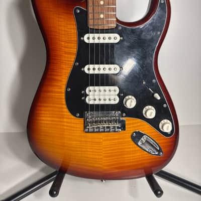 Fender Player Stratocaster HSS Plus Top with Pau Ferro Fretboard 2019 - Present - Tobacco Sunburst image 2