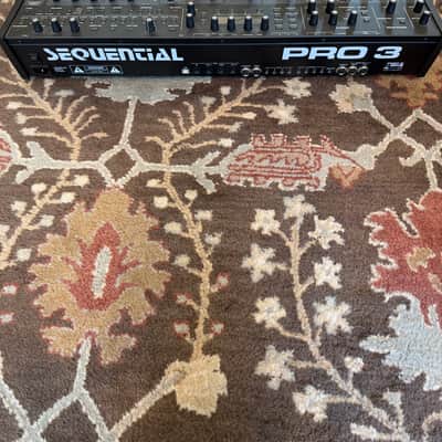 Sequential Pro 3 37-Key 3-Voice Monophonic / Paraphonic Synthesizer 2020 - Present - Black image 2