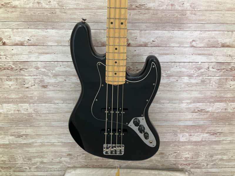 Used 2004 Fender American Series Jazz Bass with Maple Fretboard image 1