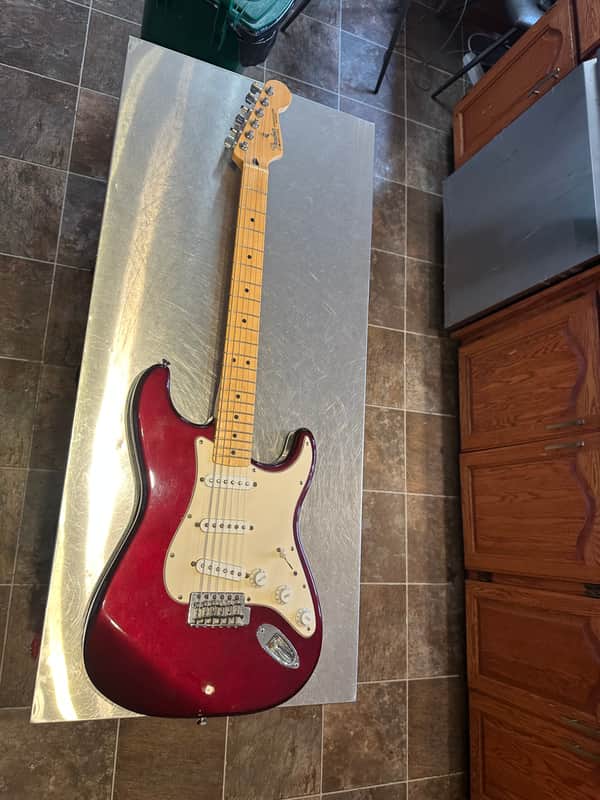 2005 Fender Standard Stratocaster image 1
