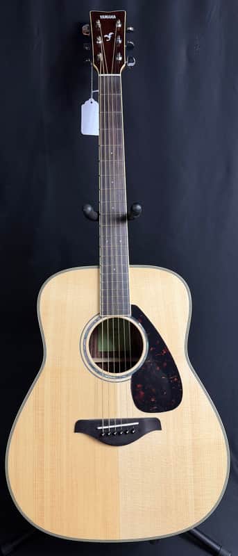 Yamaha FG830