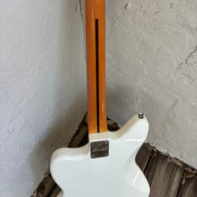 Squier Classic Vibe '60s Jaguar 2022 - Olympic White with Matching Headstock electric guitar Limited edition image 12