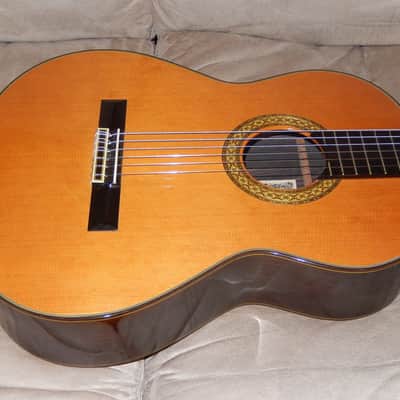 Made in 1977 by Ryoji Matsuoka- model M30 - High Grade Classical Guitar In Excellent Condition image 2