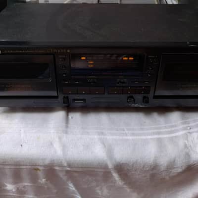Pioneer CT-W205R double cassette deck in excellent condition - 1980's image 2