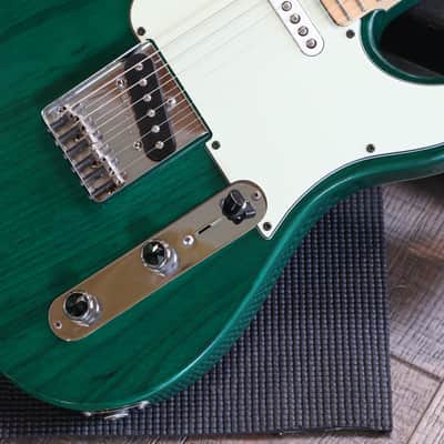 1993 G&L ASAT Classic USA Electric Guitar Trans Green + OHSC image 6