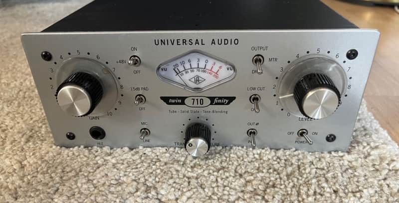Universal Audio 710 Twin-Finity Microphone Preamp 2009 - Present - Silver image 1