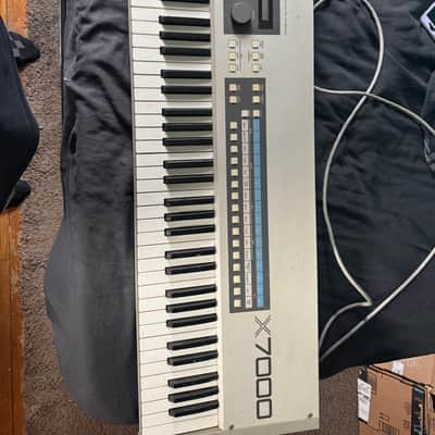 Akai X7000 Sampling Keyboard 1980s - Silver