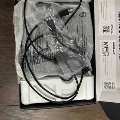 Akai MPC Studio Music Production Controller 2021 - Present - Black image 2