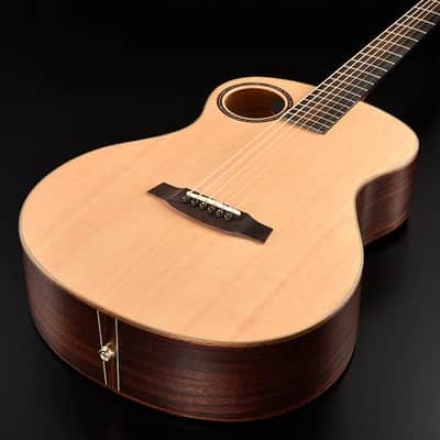 Walden B103E Baritone Solid Sitka top/Ovangkol Grand Auditorium Baritone-Electric Satin Natural w/Case image 4