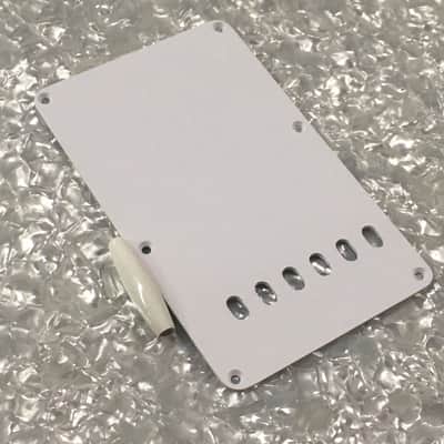 Fender USA Vintage NOS White No Relic Tremolo Cover Strat Back Plate Single Ply image 6