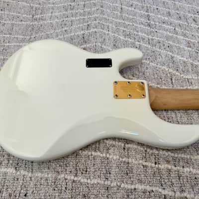Ernie Ball Music Man Stingray 5 HH 2015 - Ivory White image 15