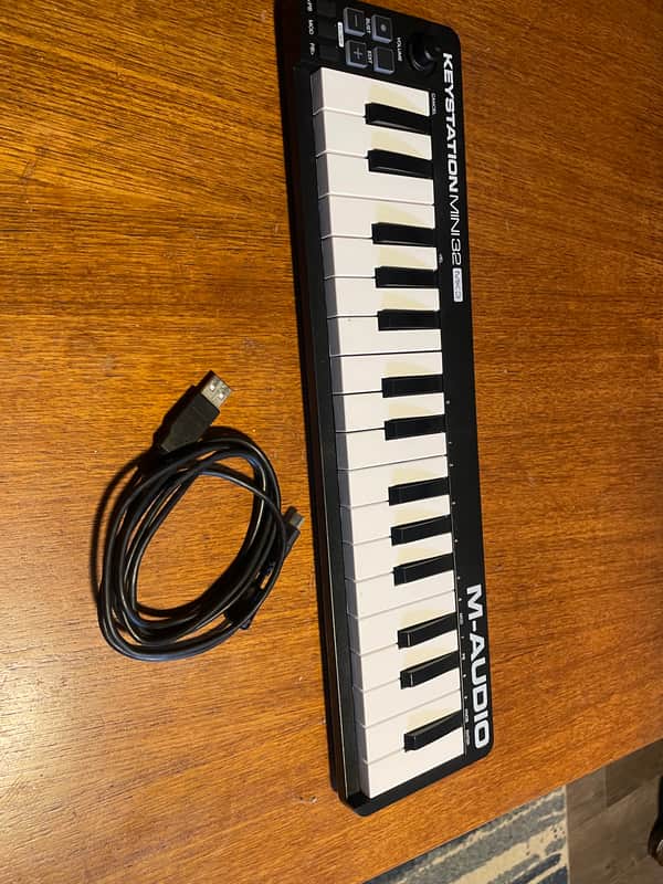 M-Audio Keystation Mini 32 MkIII MIDI Keyboard Controller 2019 - Present - Black image 1