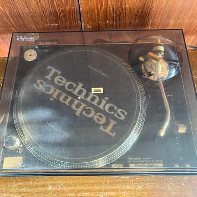 Technics SL-1200GLD Limited Gold Edition Direct Drive Turntable System image 7