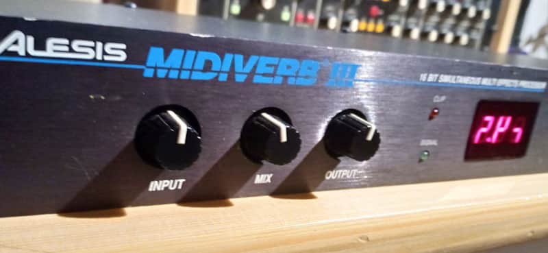 ギター Alesis MIDIVERB III Alesis Midiverb III | Reverb España