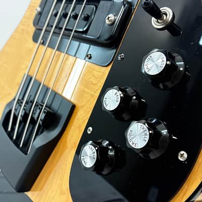 1985 Rickenbacker 4003 - Mapleglo with Black Hardware / Black Trim image 17