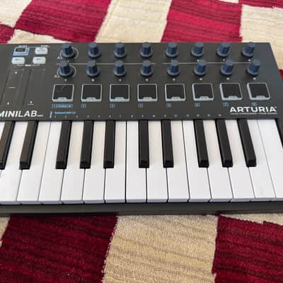 Arturia MiniLab MKII 25-Key MIDI Controller Black