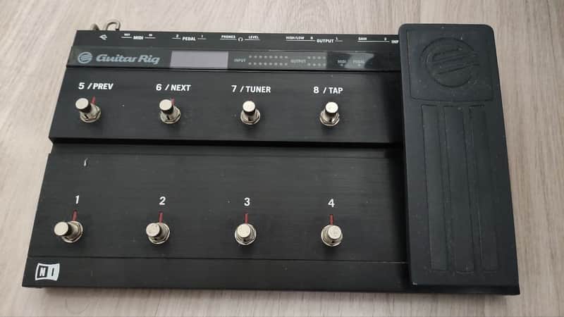 Native Instruments Rig Kontrol 4 + Guitar Rig 6 Pro image 1