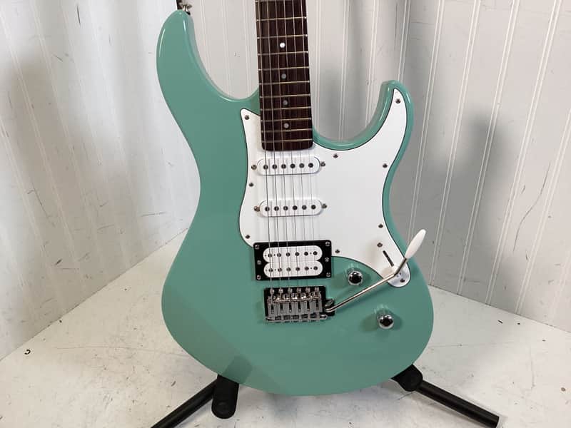 Yamaha PAC112V HSS Electric Guitar - Sonic Blue
