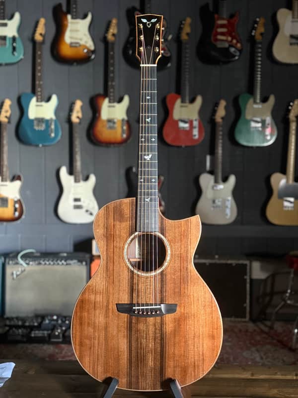 Goodall Concert Jumbo Cutaway * Reserve Sinker Redwood *