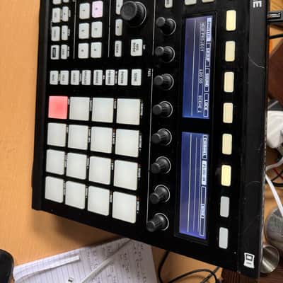 Native Instruments Maschine MKII 2010s - Black image 3