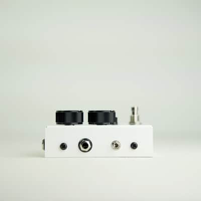 Collision Devices Singularity Fuzz - White image 2