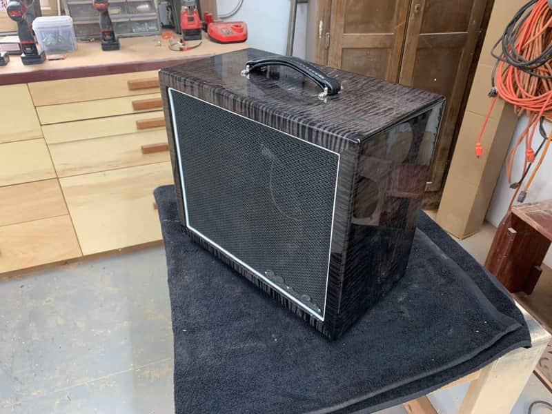 A 12"/10" Single Passive Custom Guitar Speaker Cabinet - Stunning Finish w/Tone Tubby 12” - Unused 12"/10" Custom Cab 2026 - Tiger Maple - Stunning image 1