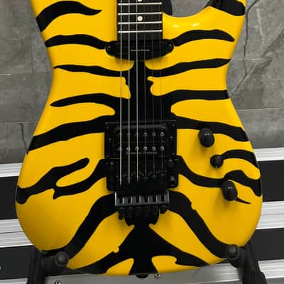 Jackson Pro Origins 1985 Limited Edition San Dimas SD1 HH FR, Ebony Fingerboard, Yellow Bengal 2910059500 image 4
