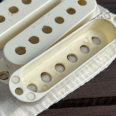 Pre cbs Nylon Pickup cover for Stratocaster®️ correct tool marks Vintage white aged image 3
