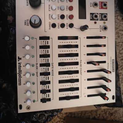 Intellijel Metropolis Complex Pitch / Gate Sequencer Eurorack