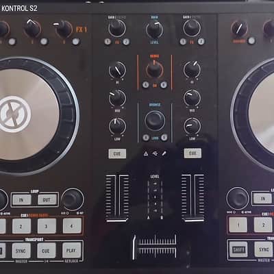 Native Instruments Traktor Kontrol S2 mk2 2010s - Black image 3