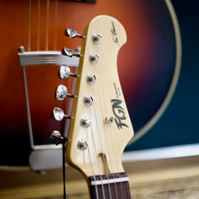 FGN Neo Classic NST100RAL-3TS – Stratocaster Style – Brand New w/ Original Gig Bag – Made in Japan imagen 8