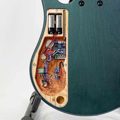 Swan Alpha 5-String Fretless Bass Iridescent Purple/Green w/ Finger Ramp, Brass Nut, 18v Preamp image 6