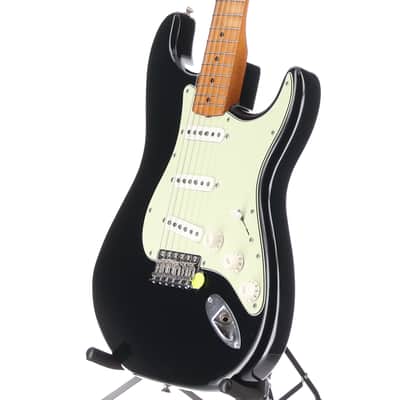 Fender Vintera II Road Worn '60s Stratocaster, Maple Fingerboard, Black (RP) image 4